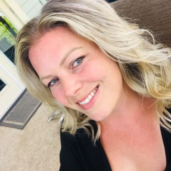 Meet the Posher Other - Meet your Posher, Karla